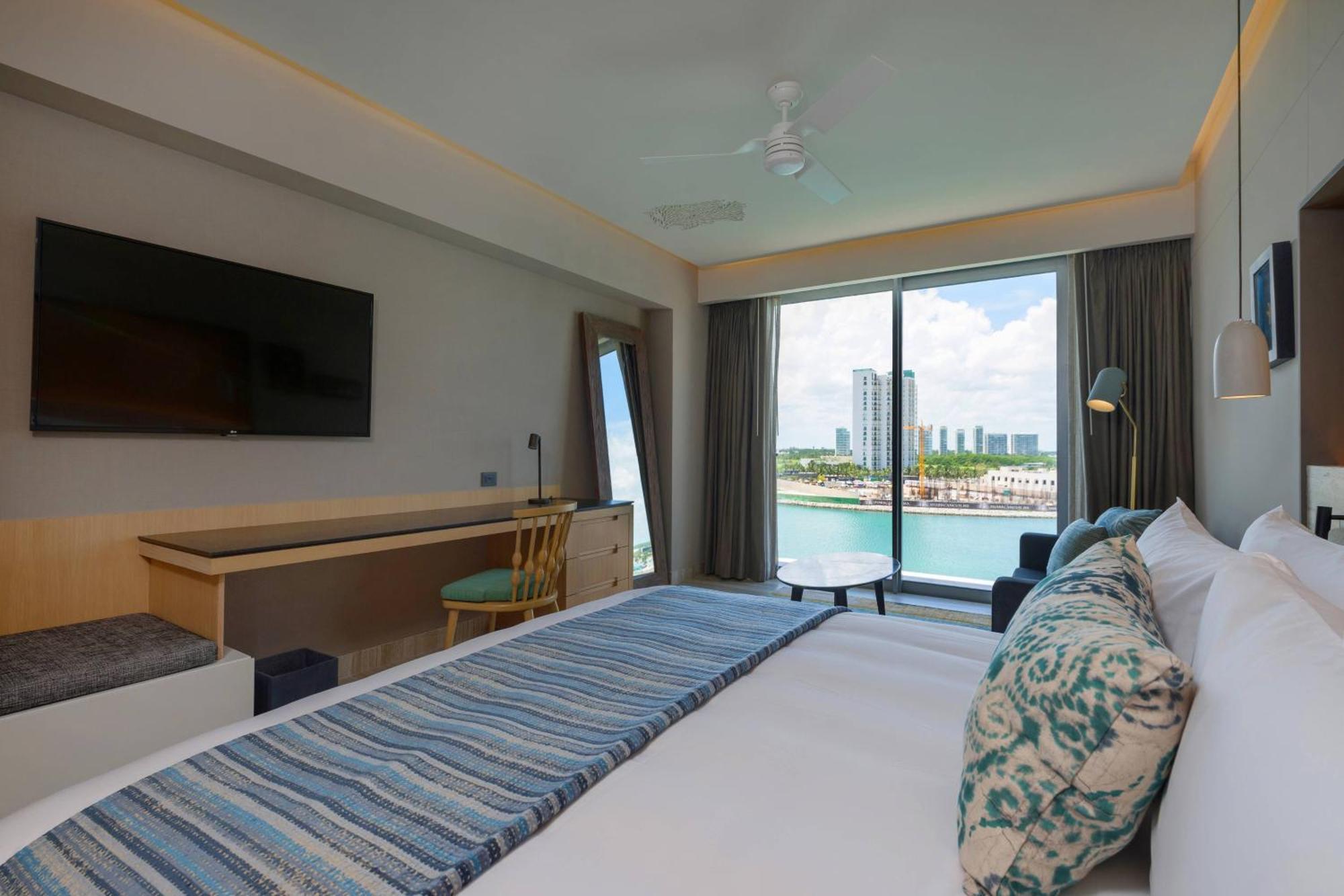 Renaissance Cancun Resort & Marina Exterior foto A room at the hotel